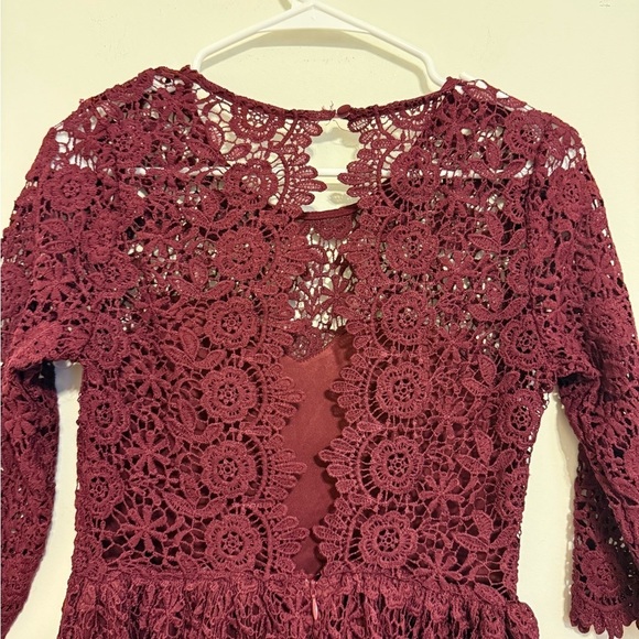 2/$30 L'ATISTE - Burgundy Lace Mini Dress 3/4 Sleeve Fit & Flare Size S - Picture 6 of 9